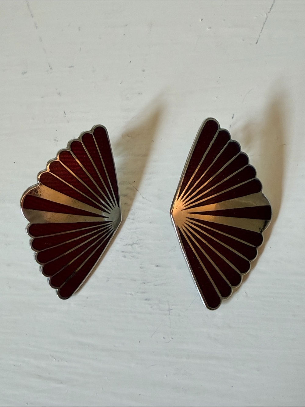 Elegant Burgundy Fan-Shaped Silver Earrings